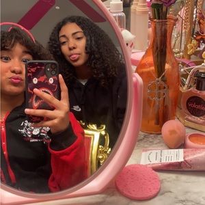 Meet your Posher, Dayanery